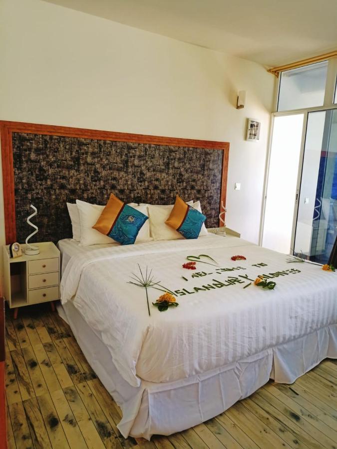 Island Life Maldives Retreat & Spa Magoodhoo Εξωτερικό φωτογραφία